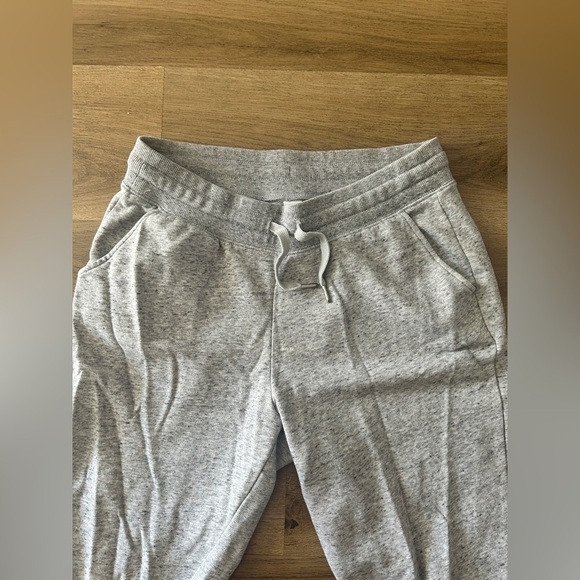 Old Navy Woman’s Heather Gray Jogger Sweatpants – XS- EUC - Picture 3 of 6